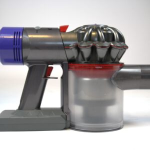 Dyson V8